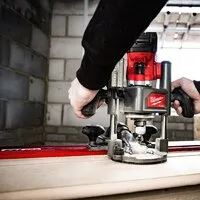 Вертикальный фрезер Milwaukee M18 FR12-0X 4933493304 (без АКБ)
