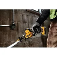 Сабельная пила DeWalt DCS312D2 (с 2-мя АКБ, кейс)