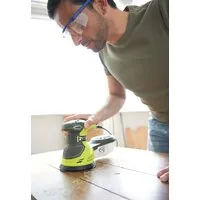 Эксцентриковая шлифмашина Ryobi ROS300A