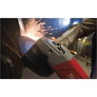 Угловая шлифмашина Milwaukee AGVK24-230EK 4933451413