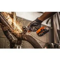 Дисковая (циркулярная) пила AEG Powertools BMMS 18SBL-0 4935472280 (без АКБ)