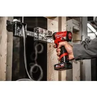 Винтоверт Milwaukee M12 FID2MC-202X Fuel 4933499462 (с 2-мя АКБ, кейс)