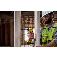 Винтоверт DeWalt DCF850P2T (с 2-мя АКБ 5 Ач, кейс)
