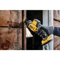 Сабельная пила DeWalt DCS312D2 (с 2-мя АКБ, кейс)