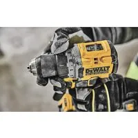 Дрель-шуруповерт DeWalt DCD800P2T (с 2-мя АКБ, кейс)