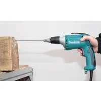 Шуруповерт для гипсокартона Makita FS4300