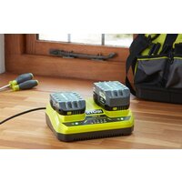 Зарядное устройство Ryobi One+ RC18240 5133005579 (18В)