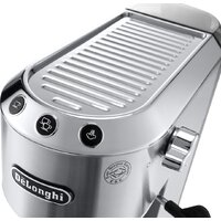 Рожковая кофеварка DeLonghi Dedica EC 685.M