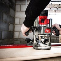 Вертикальный фрезер Milwaukee M18 FR12-0X 4933493304 (без АКБ)