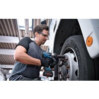 Гайковерт Bosch GDS 18V-1050 H Professional 06019J8502 (с 2-мя АКБ 8 Ah, кейс)