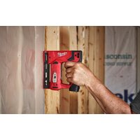 Степлер Milwaukee M12 BST-202X 4933459635 (с 2-мя АКБ)