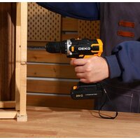 Дрель-шуруповерт Deko DKCD20V 080-1009 (с 2-мя АКБ, кейс, оснастка)
