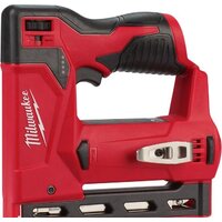 Степлер Milwaukee M12 BST-0 4933459634 (без АКБ)