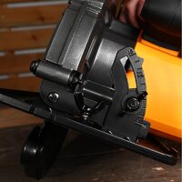 Дисковая (циркулярная) пила Deko DKCS2300W 084-1050