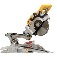 Торцовочная пила Калибр Мастер ПТЭ-1500/210ПРм