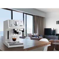 Рожковая кофеварка DeLonghi Active Line ECP 33.21.W