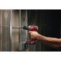 Ударная дрель-шуруповерт Milwaukee M18 BPD-202C 4933443515 (с 2-мя АКБ, кейс)