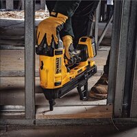 Гвоздезабиватель DeWalt DCN890P2 (с 2-мя АКБ, кейс)