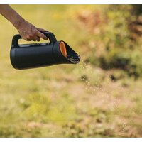 Разбрасыватель-сеялка Fiskars Solid 1057076