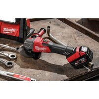 Угловая шлифмашина Milwaukee M18 FSAG125XB-502X Fuel 4933478430 (с 2-мя АКБ)