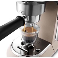 Рожковая кофеварка DeLonghi Dedica Metallics EC785.BG