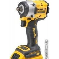 Гайковерт DeWalt DCF921P2T-QW (с 2-мя АКБ, кейс)