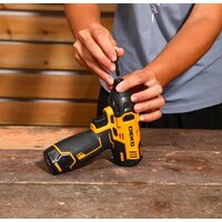 Винтоверт Deko DKIS12-Li Set 063-4390 (с 2-мя АКБ, кейс)